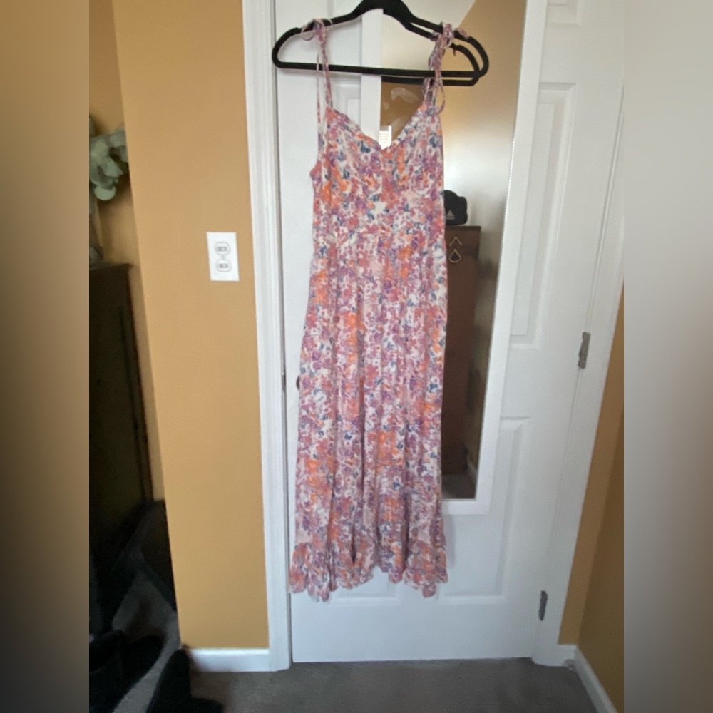 Akaiv Dress